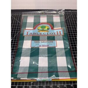 Great Outdoors Cottage Tablecloth 60" Round Green Plaid Buffalo Check Vintage